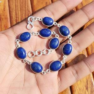 Bracelet en laiton finition antique et pierre naturelle, best-seller, pour la protection, la positivité et le bien-être holistique, disponible à la vente - Product Image 3