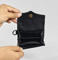 Nouvelle mini bourse à monnaie en cuir véritable avec motif de cartes d'as, fermeture à pression, sangle de poignet, style vintage unisexe, portefeuille compact pour pièces de monnaie