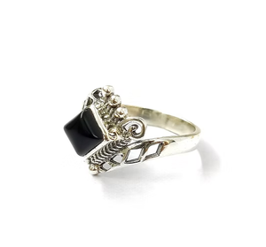 Anillo de Plata 925 con Diseño Estructurado Único y Ónix Negro, Joyería Antideslustre para Uso Diario, Ideal para Regalo, Venta al Por Mayor - Product Image 2