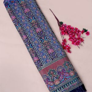 ผ้าไหมเครปพิมพ์ลายดอกไม้ลายทางสีแดงเขียวอมฟ้าและสีชมพูพร้อมขอบลายเพสลีย์สำหรับผ้าคลุมไหล่และชุดเลเฮงกา - Product Image 5