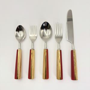 Juego de cubiertos de resina y madera con mango plateado, cuchara, tenedor y cuchillo, juego de cubiertos pulidos a espejo, juego de vajilla al precio más bajo - Product Image 3
