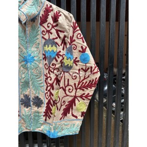 Chaqueta Estilo Boho Chic Hecha a Mano para Fiestas, Chaqueta Unisex de Algodón Indio con Bordado Suzani, Abrigo para Mujer - Product Image 3