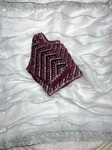 Blusa de Satén Elegante Estilo Boutique India con Diseño Étnico para Fiestas y Bodas, Tela Suave, Última Moda en Ropa Femenina - Product Image 3