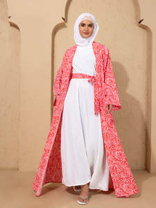 Abaya pour femmes, imprimé paisley rouge et blanc, longueur au sol, coupe ample, manches longues, col rond, tenue modeste pour tous les jours, style moyen-oriental - Product Image 4