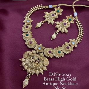 Conjunto de collar nupcial de latón dorado antiguo con pendientes para mujer - Product Image 1