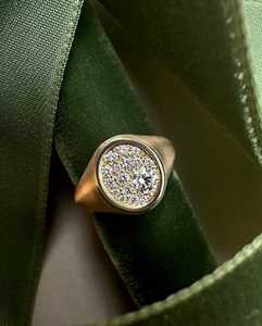 Bague signet en diamant de laboratoire, sertie pavé, finition satinée mate, anneaux de déclaration massifs coniques bombés pour le petit doigt, en or 14K, vente en gros - Product Image 4