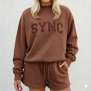 Ensemble court col roulé style classique pour femme – Tenue deux pièces brossée chaude et confortable pour l'hiver - Product Image 1