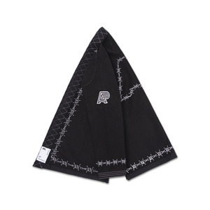 Kimono de Jiu-Jitsu noir pour arts martiaux, modèle A & P Barrier Gi, avec broderie motif fil barbelé et accents blancs - Product Image 4
