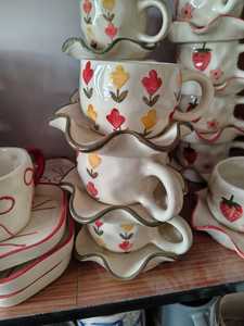 Ensemble de tasses à café en céramique à motif floral avec poignée orange pour la consommation du thé, design durable - Product Image 2