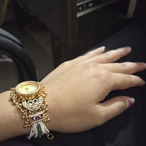 นาฬิกาข้อมือ rajwadi แบบดั้งเดิมมาใหม่กรอบทำด้วยมือสร้อยข้อมือไข่มุกเม็ดหินสไตล์ Kundan - Product Image 1