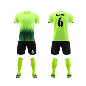 Camiseta de Fútbol Sublimada Premium con Nombre y Número Personalizados para Entusiastas del Fútbol y Miembros de Clubes - Product Image 3