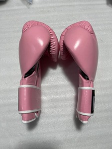 Gants de boxe en cuir rose Cleto Reyes, fermeture Velcro, doigts entièrement couverts, équipement d'entraînement professionnel, unisexe - Product Image 3