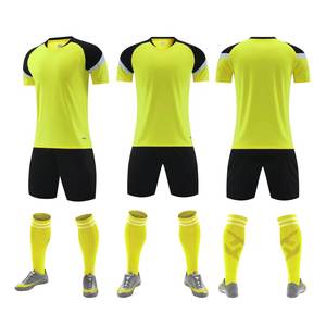 Groothandel op maat gemaakte voetbaltrainingsuniformen voor kinderen en volwassenen met gepersonaliseerde namen, nummers en logo's - Product Image 3