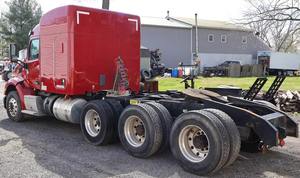 รถบรรทุกหัวลากขับเคลื่อนซ้าย 6x4 สำหรับงานหนัก เครื่องยนต์ดีเซล เหมาะสำหรับการขนส่งสินค้าทางไกลและโลจิสติกส์ - Product Image 3