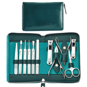 Kit de soin des ongles multifonctionnel avec instruments de soin professionnels, ensemble de manucure et pédicure en acier inoxydable - Product Image 1
