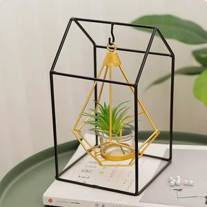 Portavelas Colgante de Metal Negro y Dorado de Primera Calidad con Copa de Vidrio y Base de Diseño, Ideal para Decoración de Interiores y Regalos - Product Image 1