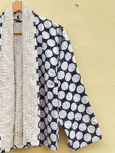 Chaqueta india hecha a mano 100% algodón, ecológica, acolchada, antiarrugas, transpirable, de secado rápido, con bolsillo frontal y cierre de botones cubiertos. - Product Image 2