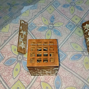 เตาเผาบัคฮาร์แบบฝังมุกทำมือสุดหรู ดีไซน์แบบอาหรับสุดประณีต เหมาะสำหรับเป็นของขวัญระดับพรีเมียมในช่วงรอมฎอนและอีด พร้อมด้วยงานศิลปะจากเปลือกหอย - Product Image 1