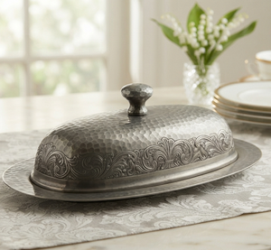 Beurrier de qualité supérieure, personnalisé, en métal martelé de haute qualité, pour la salle à manger et la cuisine - Product Image 1