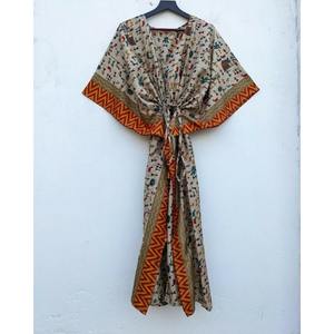 Kaftan ample à fleurs en soie pour femme, tenue de plage, par Ethnic Craft Hub India - Product Image 4