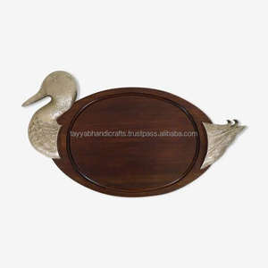 Bandeja de madera más nueva, diseño de decoración del hogar, bandeja de madera, diseño de mango de Metal, bandeja de madera pulida para servir en forma - Product Image 5