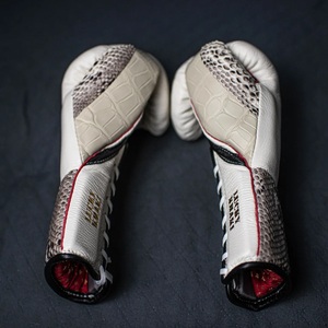 Guantes de Boxeo de Cuero Vacuno Premium con Soporte de Muñeca de Gancho y Bucle, Agarre Antideslizante, Transpirables y que Absorben la Humedad para Combate Profesional - Product Image 4