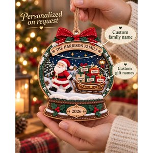 Ornement de boule à neige de Noël personnalisé avec nom de famille, traîneau du Père Noël, décoration d'arbre en bois - Product Image 2