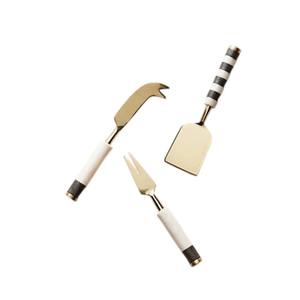 Elegante juego de cuchillos para queso de metal que ofrece cortes suaves con una facilidad excepcional, un impresionante acabado metálico que capta la atención al instante. - Product Image 3