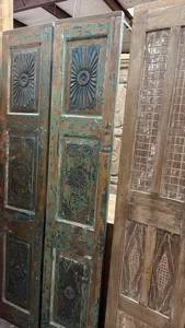 Puerta Principal de Madera de Lujo de la Mejor Calidad con Artesanía Clásica para Uso en Villas, Apartamentos, Hoteles y Oficinas Disponible para la Venta - Product Image 2