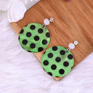 ต่างหูห้อยประดับด้วยเรซิ่นหินแคลซิโดนีธรรมชาติและมุก |   เงินแท้ 925 - Product Image 4