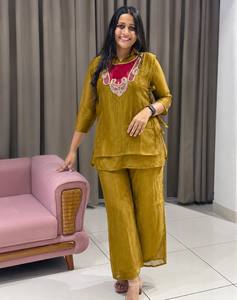 Ensemble kurta en lin jaune moutarde avec pantalon large pour femme - Product Image 1