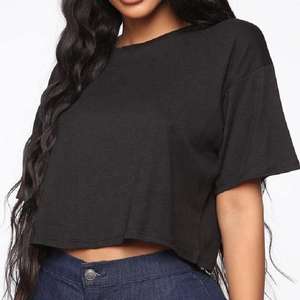 Camiseta Corta Oversize Lisa de Algodón de Manga Corta, Estilo Casual Holgado, Top Corto para Mujer, Ropa Urbana, Personalizable con Logotipo OEM - Product Image 2