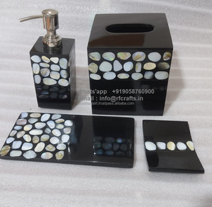 Ensemble de salle de bains en résine de luxe pour hôtels ajoutant une touche premium aux salles de bains - Product Image 1