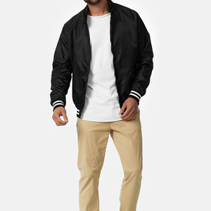 Blouson bomber noir pour homme, fermeture éclair, style aviateur, manches à rayures contrastées, poches à pression, fabrication sur mesure OEM - Product Image 2