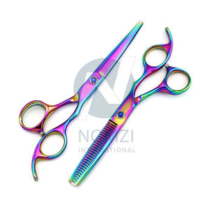 กรรไกรตัดผมแบบฟันเรียบ ขนาด 6.0 นิ้ว สีเขียว ยี่ห้อ Nomzi ผลิตจากสแตนเลส ดีไซน์ทันสมัย สวยงาม สำหรับช่างตัดผม - Product Image 2