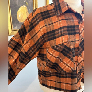 เสื้อเชิ้ตผู้ชายลายสก็อตคุณภาพสูง แขนสั้น สไตล์ลำลอง ผ้าฝ้ายน้ำหนักเบา รับผลิตแบบ OEM ขายส่ง - Product Image 3
