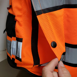 บริการ OEM/ODM เสื้อกั๊กทำงานแบบมีกระเป๋าหลายช่อง น้ำหนักเบา ระบายอากาศได้ดี ได้รับการรับรองมาตรฐาน CE ปรับขนาดได้ มองเห็นได้ชัดเจน - Product Image 6