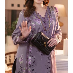 Vestido de tela CHIKANKARI de 3 piezas con bordado Grace S1266 y dupatta estampada Munar - Product Image 3