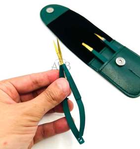 Pince à épiler sourcils Green Gold avec logo personnalisé, en acier inoxydable, à pointe inclinée et affûtée, avec ciseaux à ressort et étui - Product Image 4