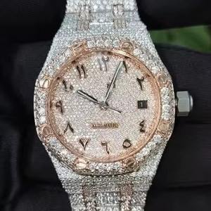 Montre en acier inoxydable avec diamants VVS sur mesure, directement de l'usine, pour la promotion de marque et les cadeaux d'entreprise, disponible à la vente. - Product Image 1