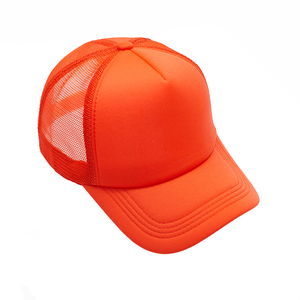 Gorra Personalizada OEM de Alta Calidad, 5 Paneles, Logotipo Bordado en 3D, Cierre a Presión, Estilo Vintage Trucker - Product Image 1
