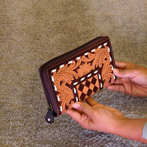 Hand Tooling Florals Carved With Checkered Diamond Pattern 100% Genuine Leather Material Zipper Clutch <b>Wallets</b> For Women & Girls - Product Image 2