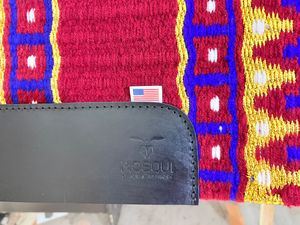 แผ่นรองอานม้าอเนกประสงค์ Manaal Enterprises รุ่น SHOW PAD 22 ลายเรขาคณิตสีน้ำเงินคลาสสิก สำหรับขี่ม้าแบบตะวันตก บุด้วยโพลีเอสเตอร์และผ้าฟลีซ - Product Image 3