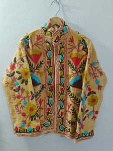 เสื้อแจ็คเก็ตซูซานีปักมือสุดหรู ผ้ากำมะหยี่วินเทจ สไตล์โบฮีเมียน เอธนิค  เสื้อคลุมผ้าฝ้ายเย็บติดกันแบบสองด้าน สำหรับฤดูหนาวสำหรับผู้หญิง - Product Image 5