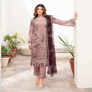 Robes de l'Aïd Robes de soirée lourdes pour femmes avec mousseline brodée Costumes punjabi trois pièces par Ramsha Vol 7 Long Maxi Frock - Product Image 5