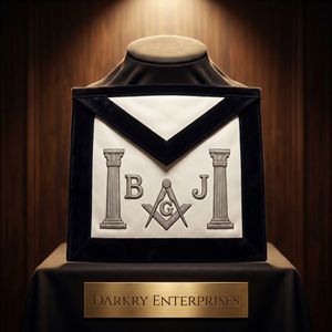 Delantal Masónico de Cuero Blanco Hecho a Mano con Borde de Terciopelo Rojo y Bordado de Hilo Dorado, Regalia Radiante de Estrella de Maestro Masón - Product Image 5