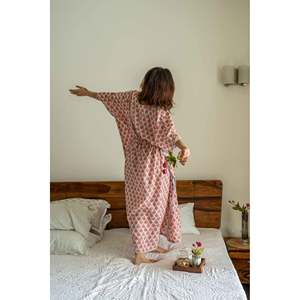 Marigold Morning - Kaftán de talla grande para mujer, ropa de dormir cómoda - Product Image 3