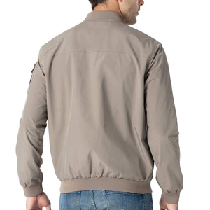 Chaqueta Bomber de Satén Personalizada OEM para Hombre, con Detalle Minimalista en los Hombros, Cierre Frontal con Cremallera, Forro Transpirable de Bambú, Chaqueta de Invierno - Product Image 2