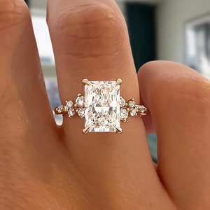 Bague de fiançailles en diamant de culture radiant taille princesse_ Bande florale en or rose 1,50 CT Diamant taille princesse - Product Image 2