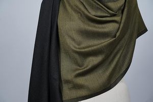 Elegante Estola Reversible de Lana Fina de Cachemira para Mujer, Suave y Ligera, de Doble Cara, Diseño de Autor, Chal de Lujo Premium - Product Image 5